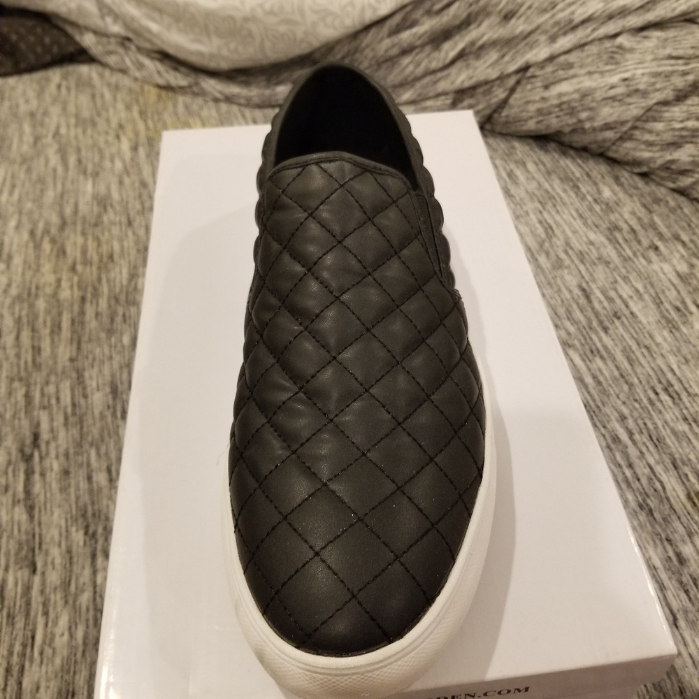 Steve Madden Patterned Slip On